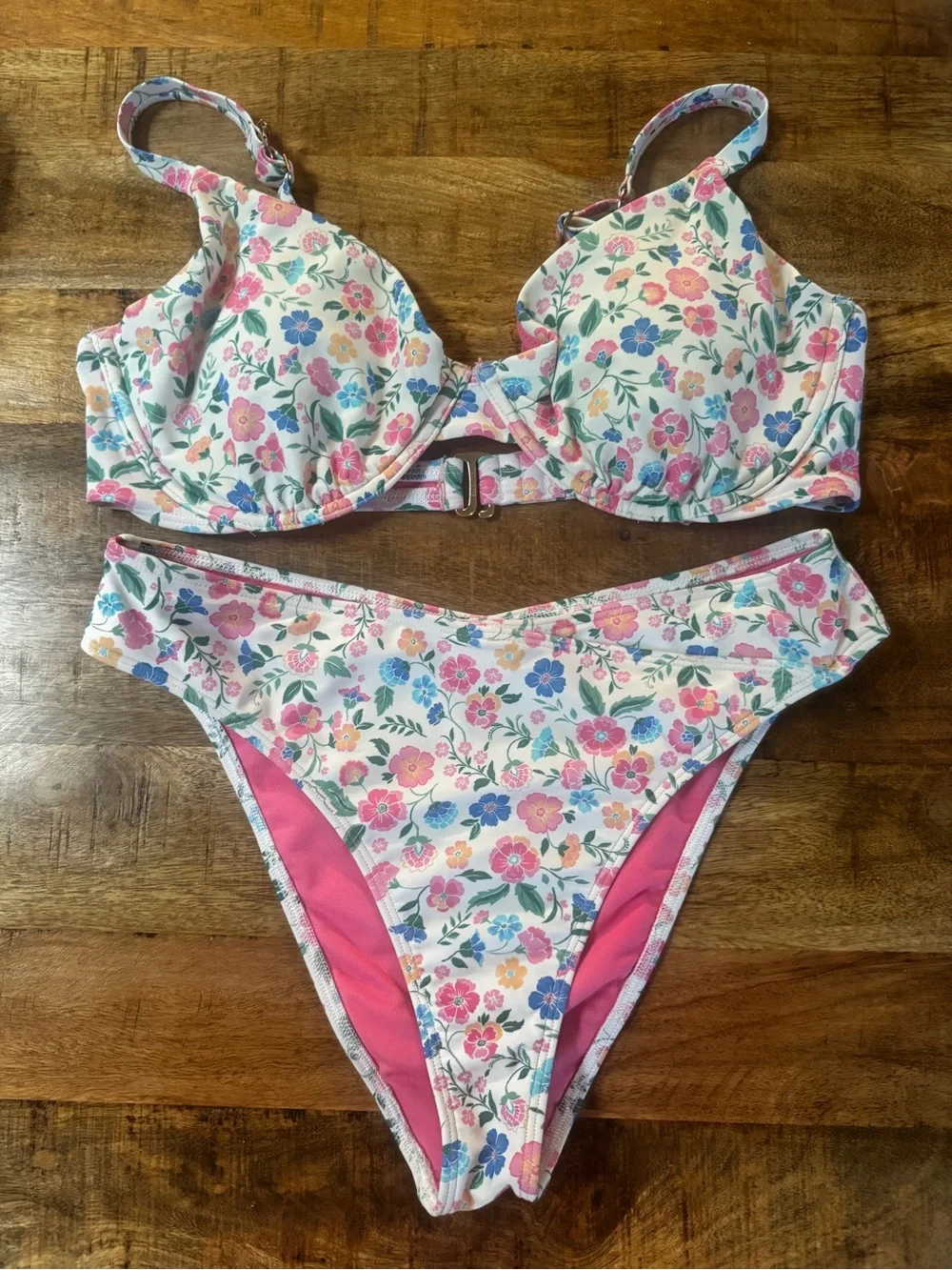 Hollister Floral Underwire Bikini Set in Pink and White